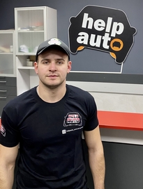 Калиниченко Леонид  Менеджер автосервиса